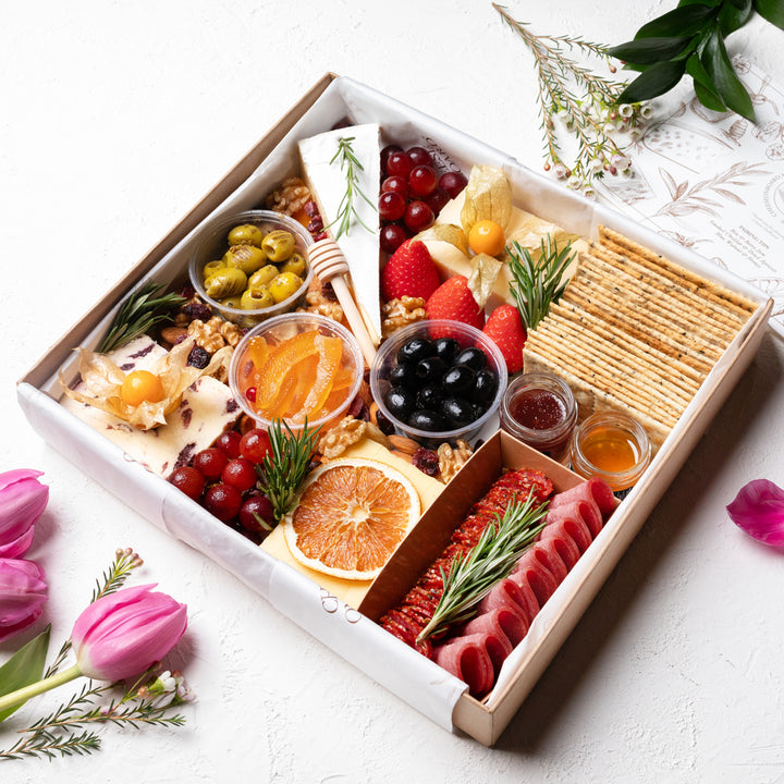 Deluxe Cheese Platter for 3-4 | Gourmet Selection
